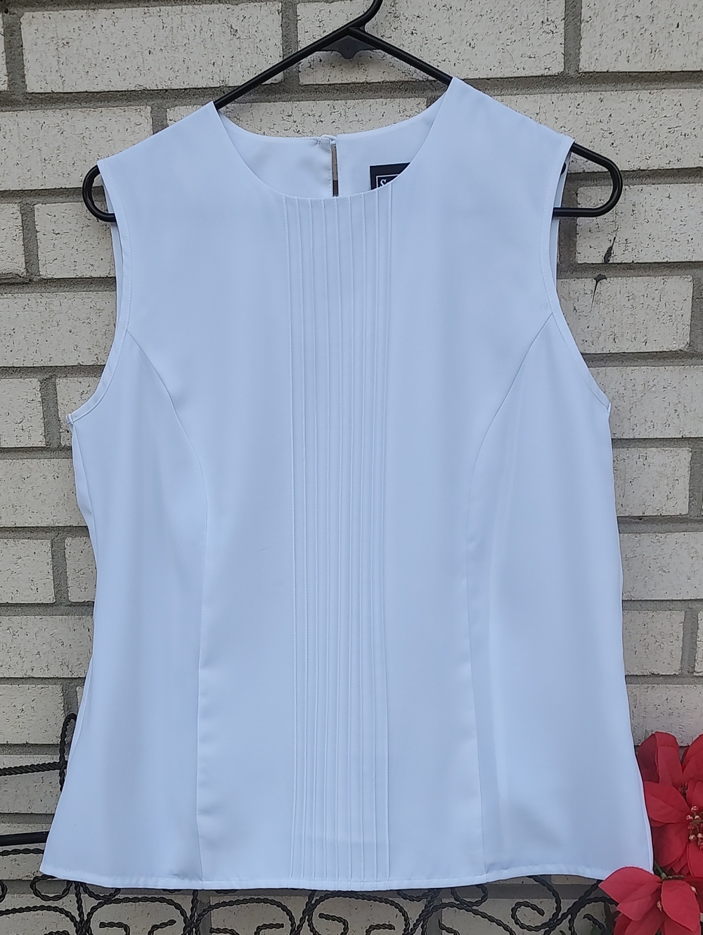 Southern Lady White Pleated Front Sleeveless Top - Picture 3 of 10